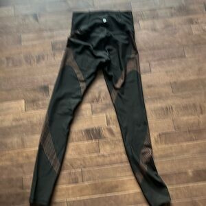 Lululemon high rise black leggings size 6